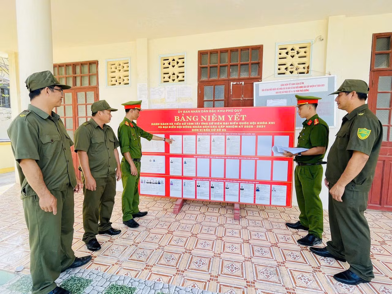 Công an Đặc khu Phú Quý đảm an ninh trật tự cho Ngày hội non sông -0