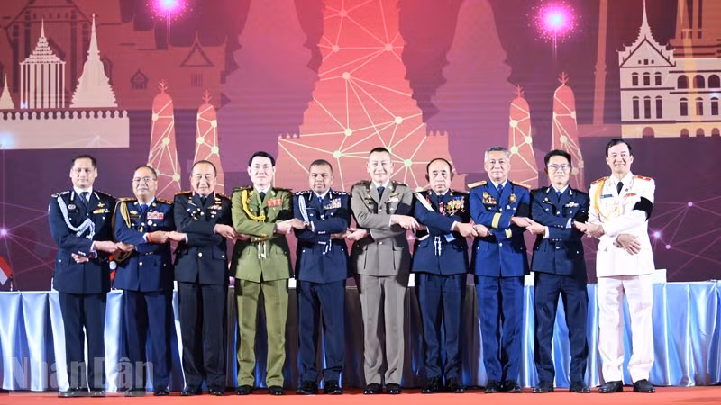 quy-t tâm liên k-t c-a l-c lu-ng c-nh sát asean dang du-c th- hi-n b-ng nh-ng hành d-ng c- th-.jpg -0