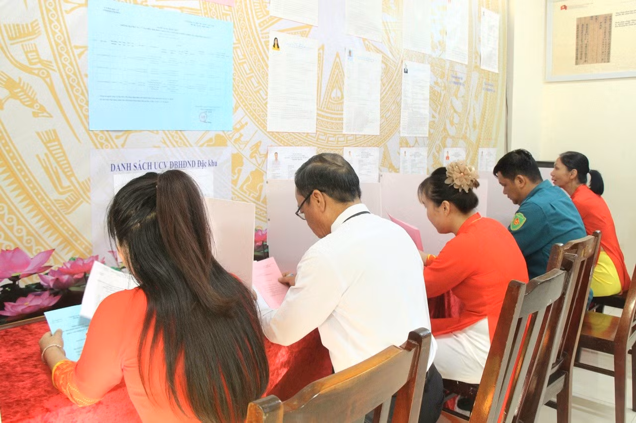 Đặc khu Trường Sa tổ chức bầu cử sớm tại 20 khu vực đảm bảo dân chủ, an toàn -0