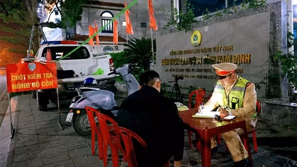 Công an Ninh Bình tăng cường đảm bảo trật tự an toàn giao thông phục vụ bầu cử