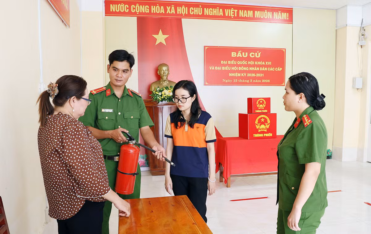 Bảo đảm an toàn phòng cháy, chữa cháy tại các điểm bầu cử ở miền Tây Nam Bộ -0