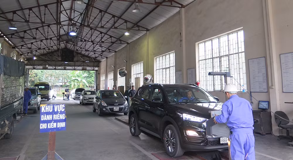 Cục Đăng kiểm Việt Nam nói gì về việc yêu cầu chủ xe ký cam kết khi kiểm định? -0