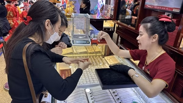 Cá nhân mua bán vàng không có hóa đơn có bị tịch thu không?