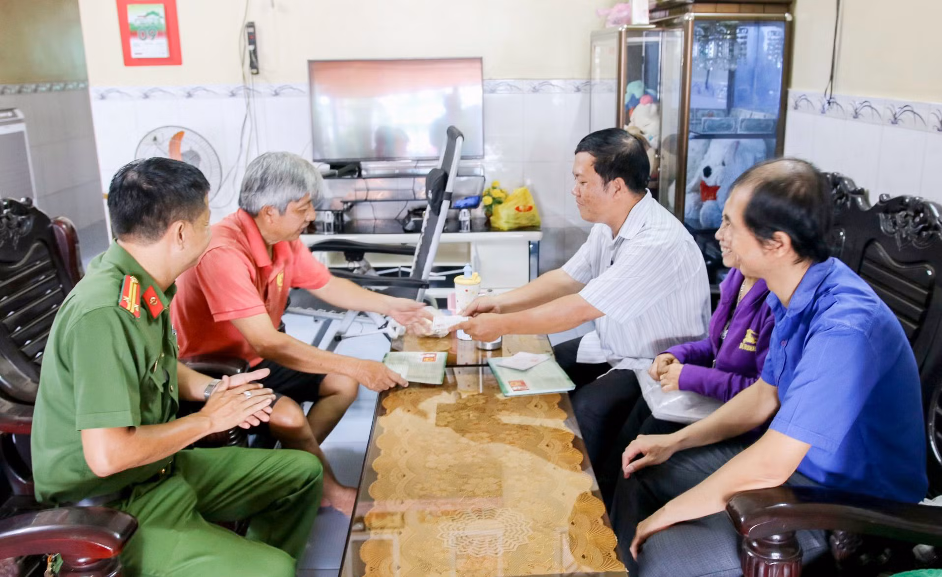 Đẩy mạnh ứng dụng VNeID hỗ trợ cử tri tra cứu thông tin bầu cử -0