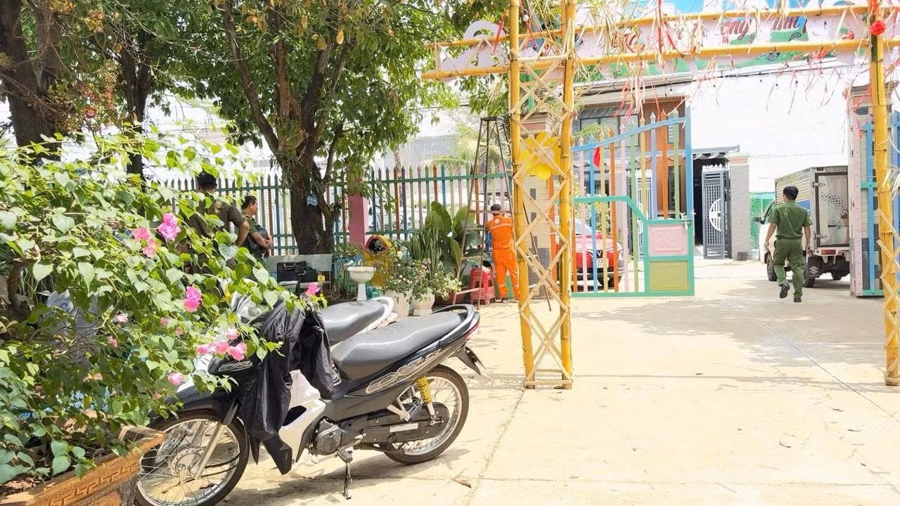 Bé trai 8 tuổi nghi bị điện giật tử vong tại trường mầm non -0