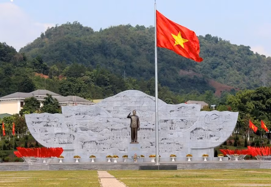 Đồng bào nơi cực Bắc Tổ quốc hướng về ngày hội non sông -0