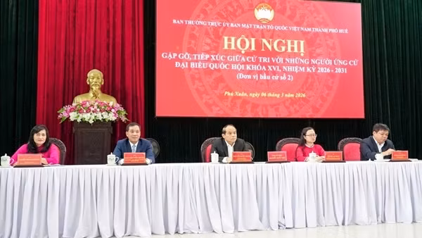 Ứng viên đại biểu Quốc hội giải đáp nhiều kiến nghị của cử tri TP Huế