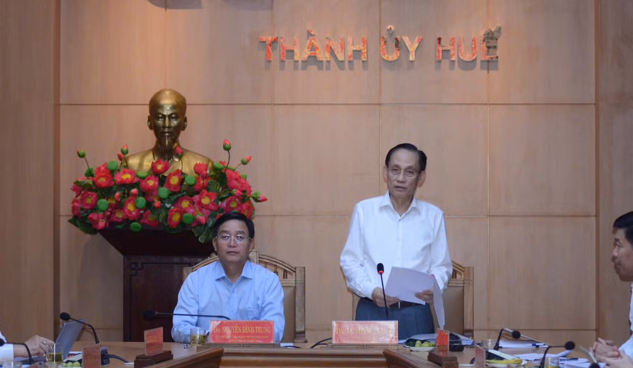 Công bố quyết định kiểm tra, giám sát của Bộ Chính trị, Ban Bí thư đối với Ban Thường vụ Thành ủy Huế -0