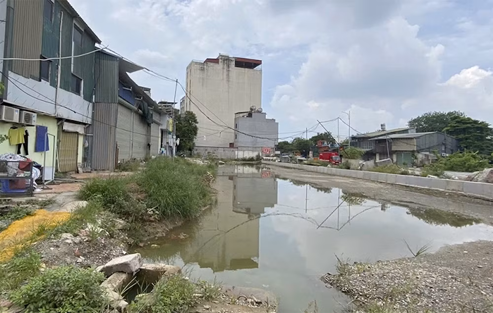 Hà Nội: Người dân khốn khổ vì những tuyến đường thi công dở dang gần chục năm nay -0