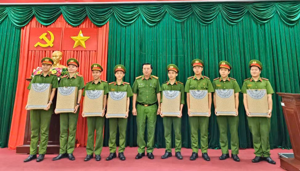 Công an Cà Mau phát triển toàn diện chiến sĩ nghĩa vụ xuất ngũ -0