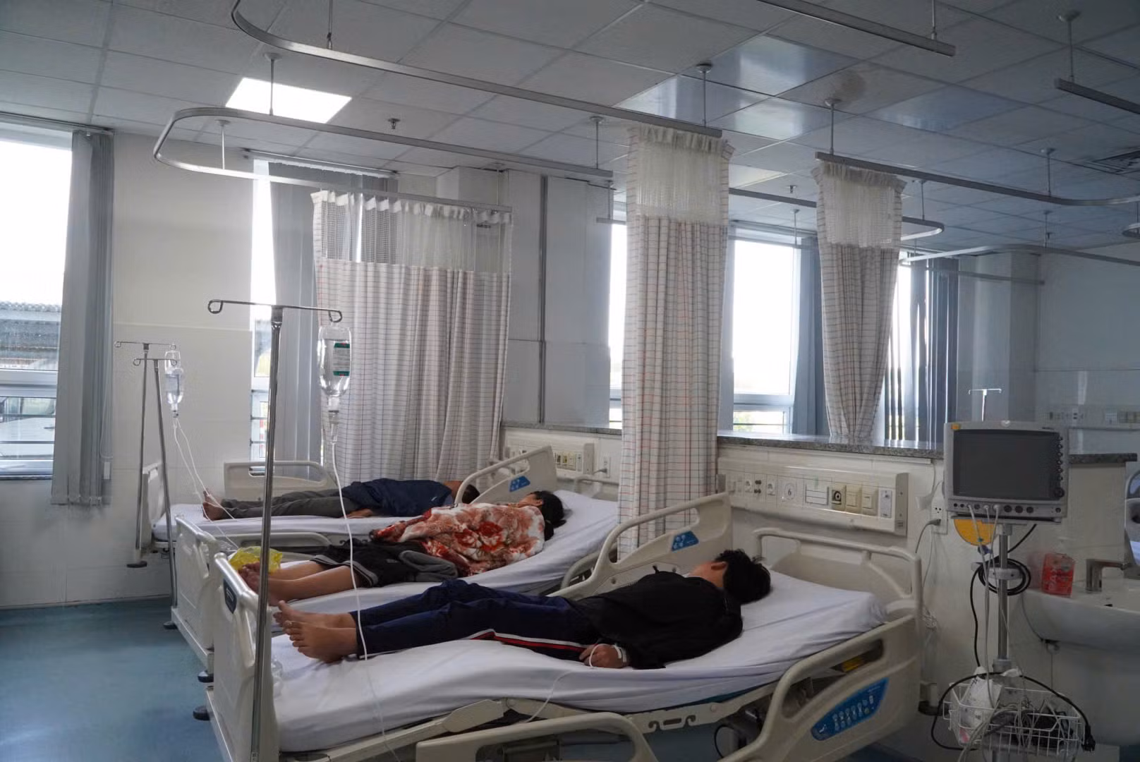 Liên tiếp 2 vụ ngộ độc sau khi ăn bánh mì tại TP Hồ Chí Minh -0