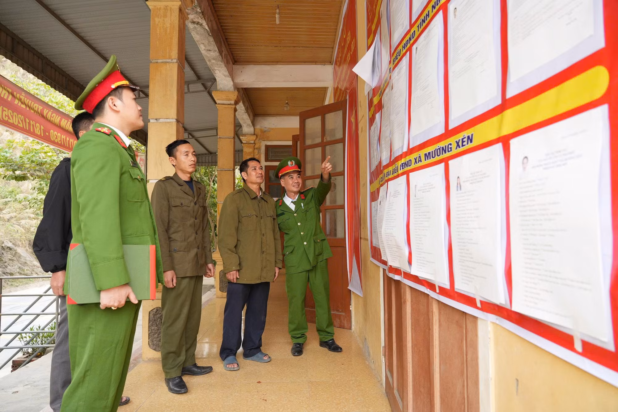 Công an Nghệ An sẵn sàng đảm bảo an ninh, an toàn tại các điểm bầu cử trên địa bàn -0