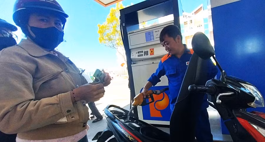 Lâm Đồng: Nỗ lực bảo đảm nguồn cung xăng dầu, xử lý nghiêm hành vi vi phạm -0