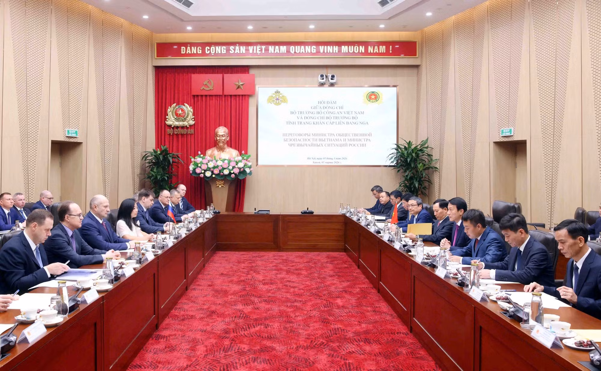 Đưa hợp tác giữa Bộ Công an Việt Nam và Bộ Tình trạng khẩn cấp Liên bang Nga lên tầm cao mới -0