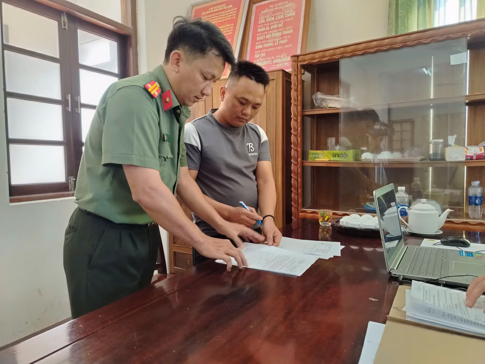 Đưa 4 ngư dân xuất cảnh trái phép, một thuyền trưởng tàu cá bị khởi tố -0