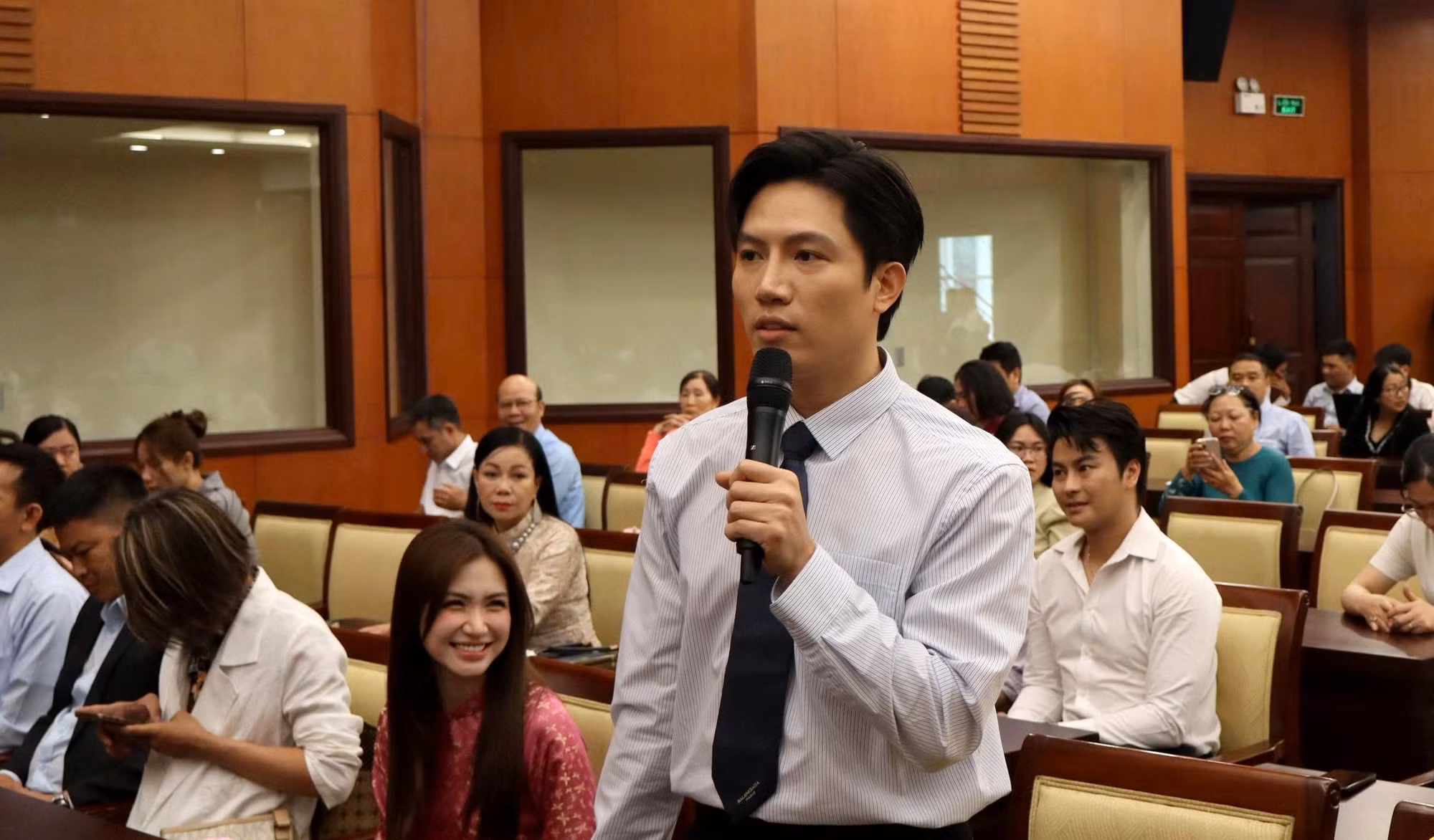 Lãnh đạo TP Hồ Chí Minh gặp mặt báo chí, văn nghệ sĩ nhân dịp Xuân Bính Ngọ 2026 -1