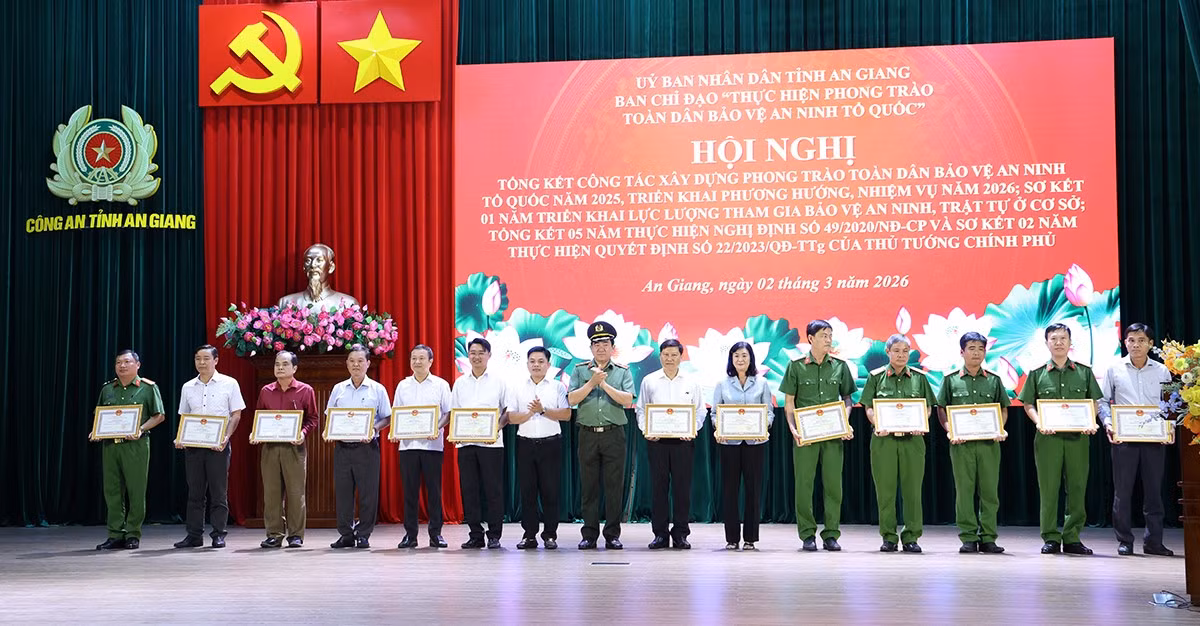 Phát huy hiệu qủa phong trào Toàn dân bảo vệ ANTQ trên địa bàn An Giang -0