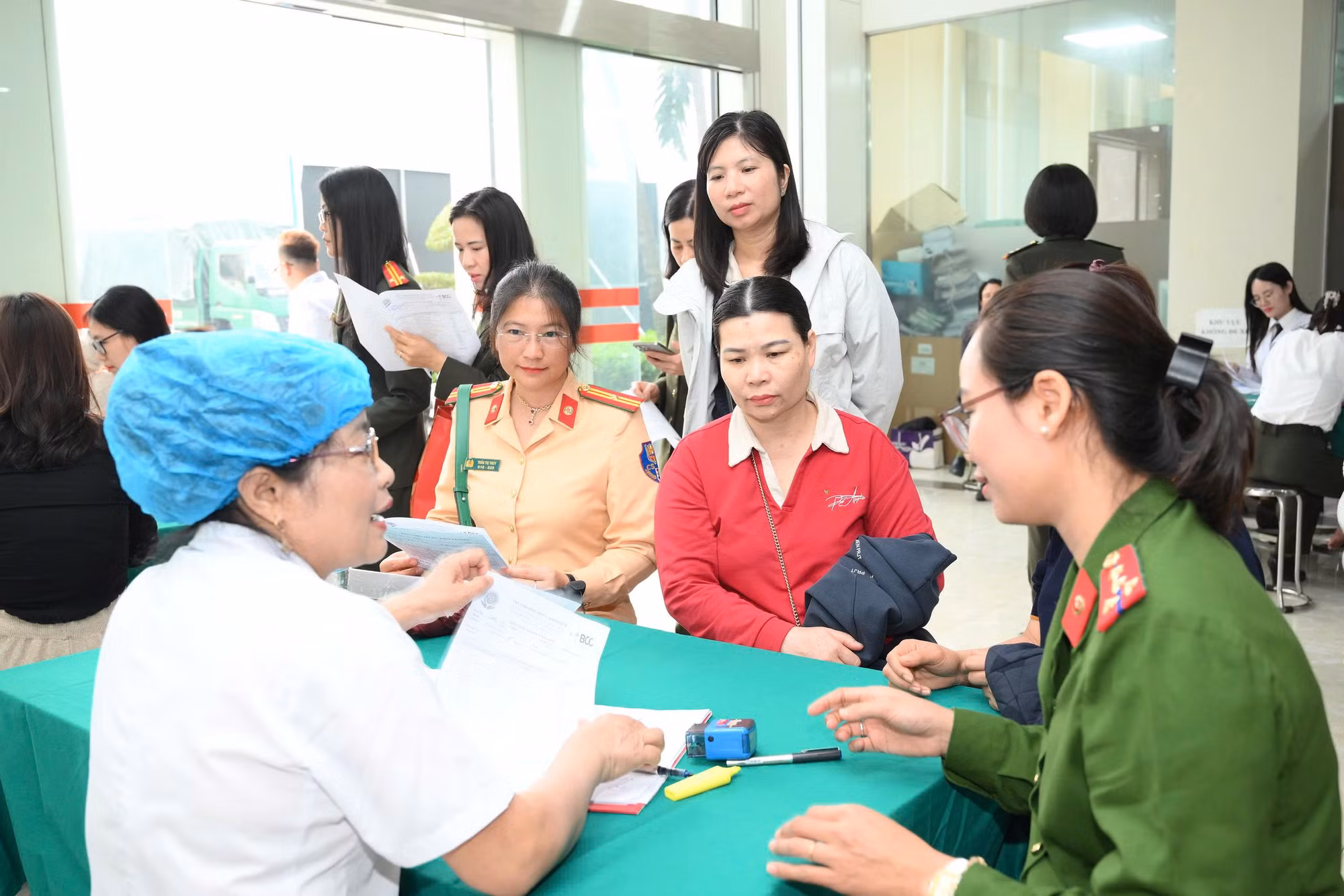 Hội Phụ nữ Bộ Công an điểm tựa tin cậy, mái nhà chung ấm áp -0