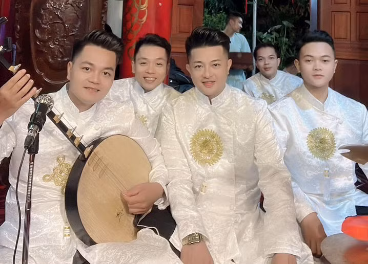 Góc khuất đời nghệ sĩ -0