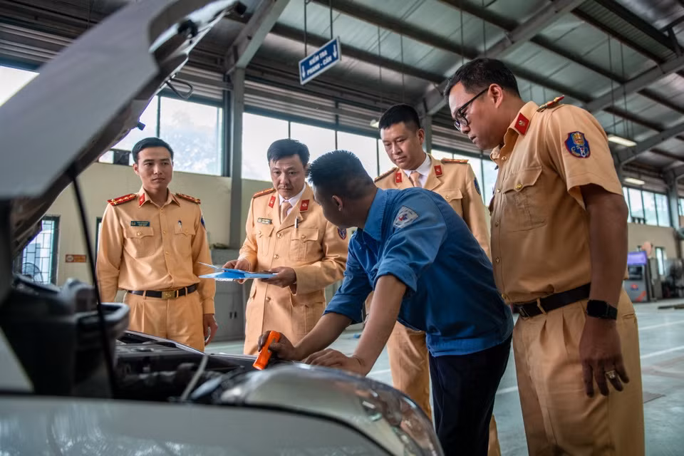 Tiếp tục điều động CSGT hỗ trợ công tác kiểm định -0