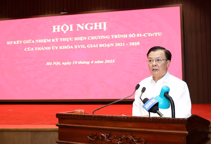 Hà Nội phân công, luân chuyển hàng trăm cán bộ -0