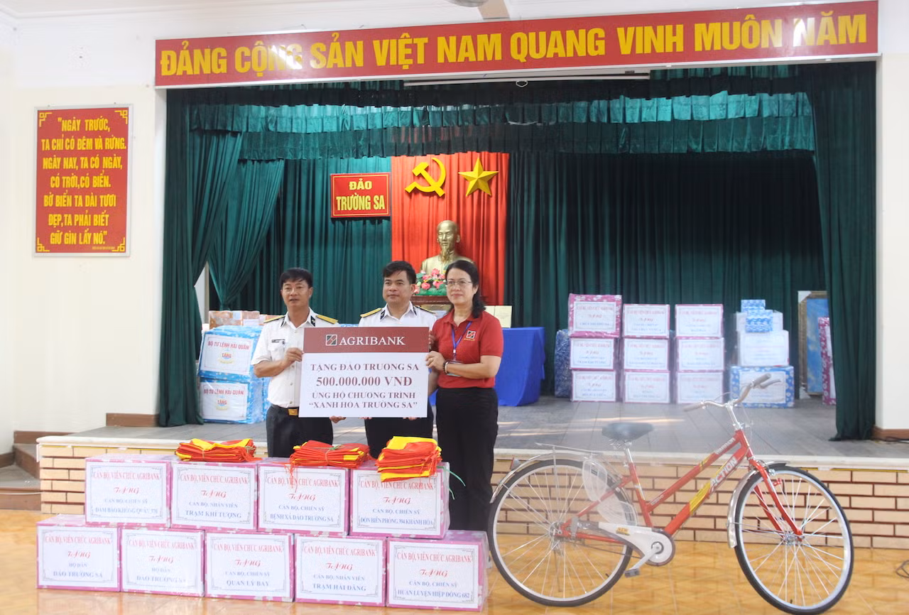 Hải trình ý nghĩa mang hơi ấm đất liền ra Trường Sa và nhà giàn DK1 -0