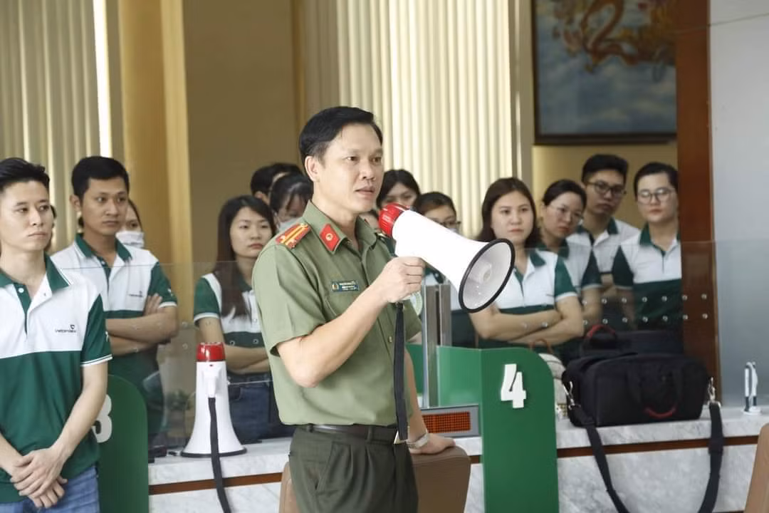 Bài&nbsp;học kinh nghiệm trong công tác bảo vệ&nbsp;ngân hàng -0