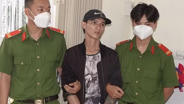 Đã có tiền án, lại tàng trữ ma túy