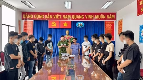 Khởi tố 15 “quái xế” về hành vi “gây rối trật tự công cộng”
