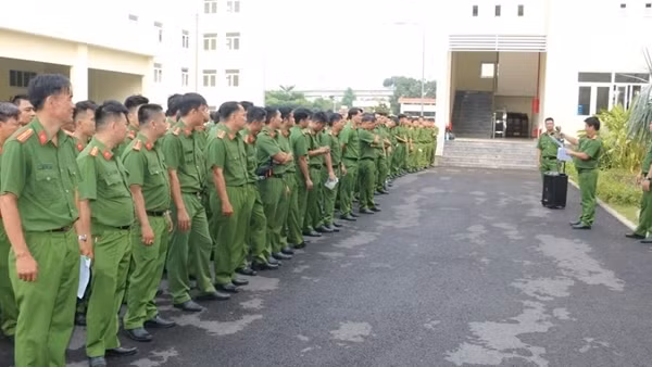 Cả trăm cán bộ tham gia tập huấn nghiệp vụ PCCC và CNCH năm 2023
