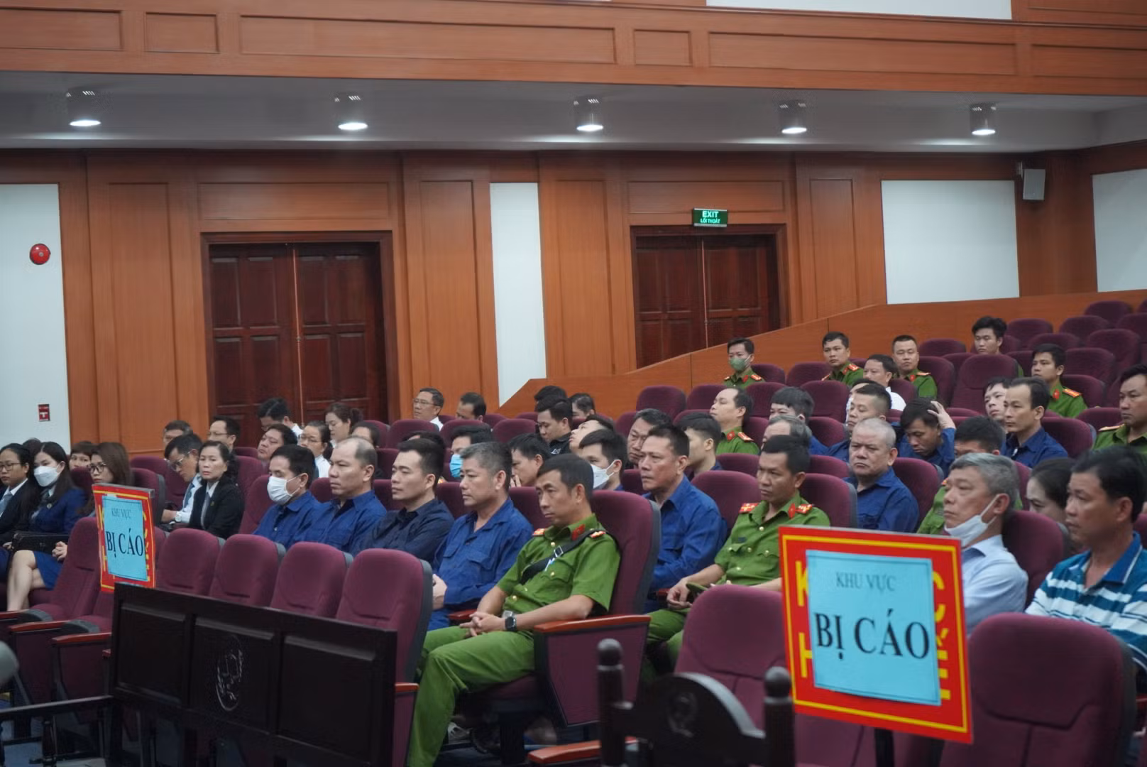 Vụ buôn lậu 200 triệu lít xăng - Lấy lỗi lầm của bị cáo làm bài học… -0