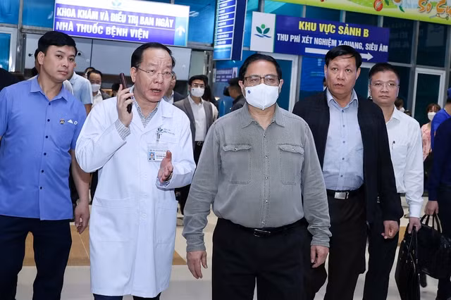 Thủ tướng kiểm tra đột xuất nhiều bệnh viện tuyến cuối, chỉ đạo nhiều vấn đề cấp bách -0