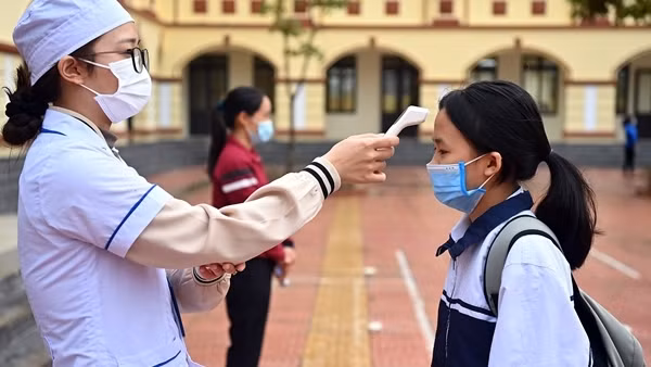 Hà Nội "bác" thông tin "sẵn sàng phương án dạy học trực tuyến vì COVID-19"