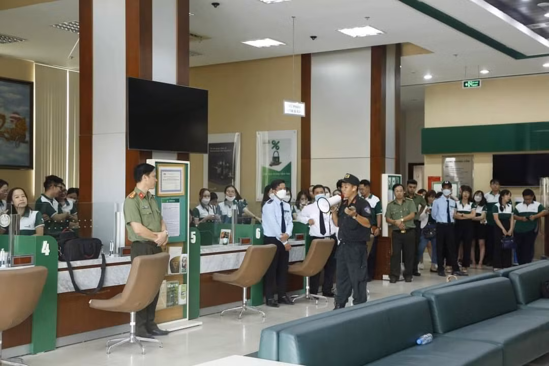 Bài&nbsp;học kinh nghiệm trong công tác bảo vệ&nbsp;ngân hàng -0