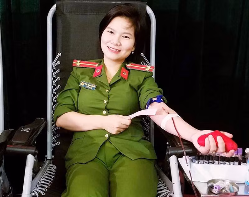 Nữ Thượng úy với 30 lần hiến máu tình nguyện -0