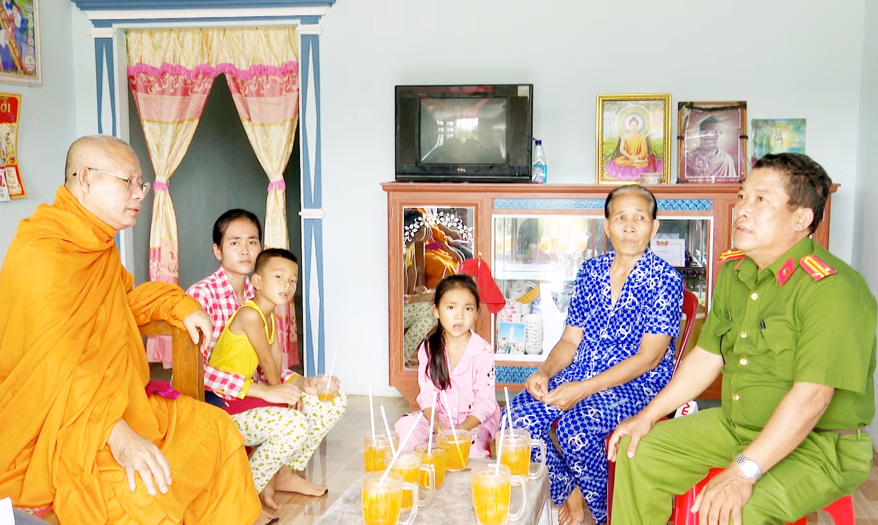 Vị Thượng tọa đi đầu trong học tập, làm theo lời Bác -0