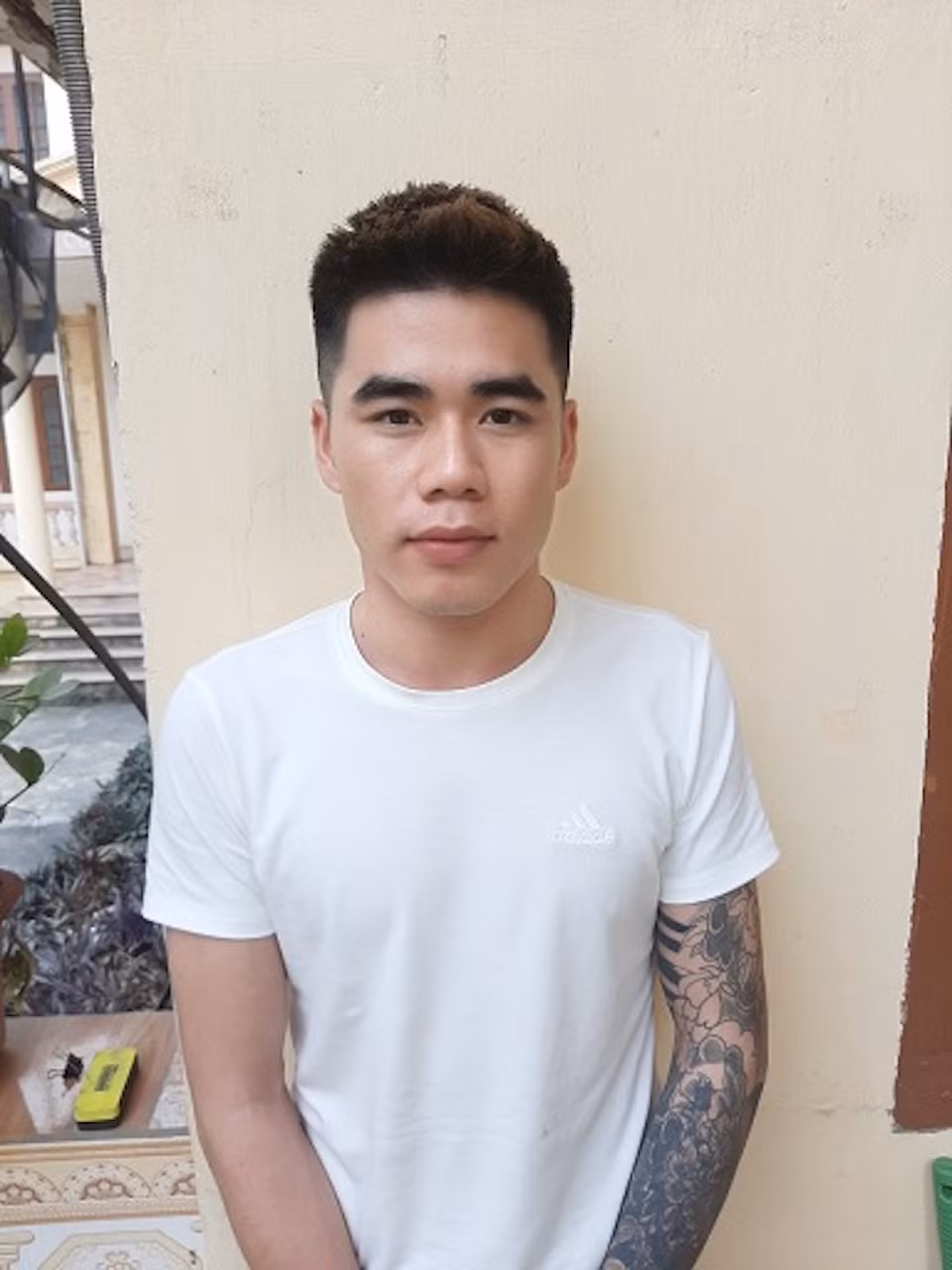 Phát hiện đối tượng tàng trữ trái phép 1 khẩu súng côn xoay, 1 hộp chứa 28 viên đạn và 1 quả lựu đạn. -0