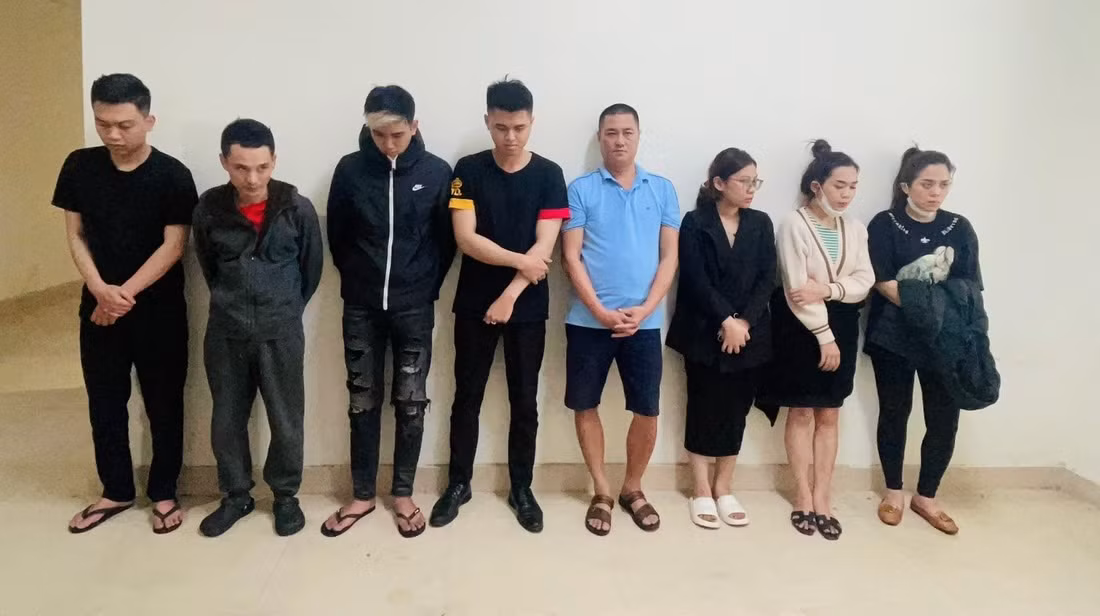 Thuê phòng khách sạn để tổ chức “bay, lắc” -0
