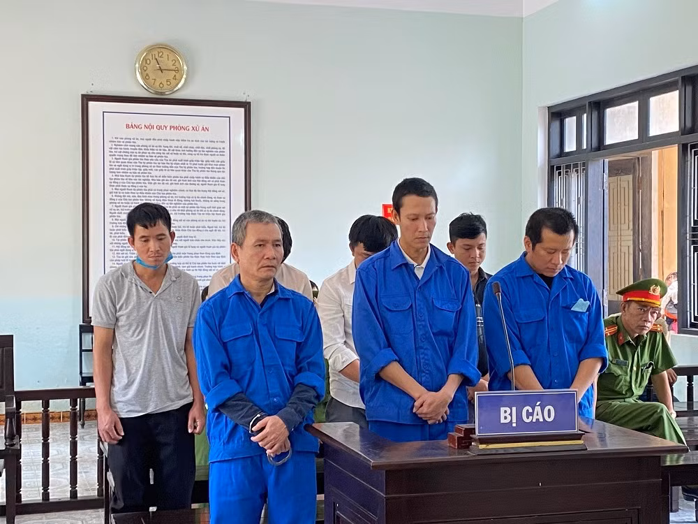 Xét xử đường dây làm giả hơn 1.800 tài liệu của cơ quan, tổ chức -0