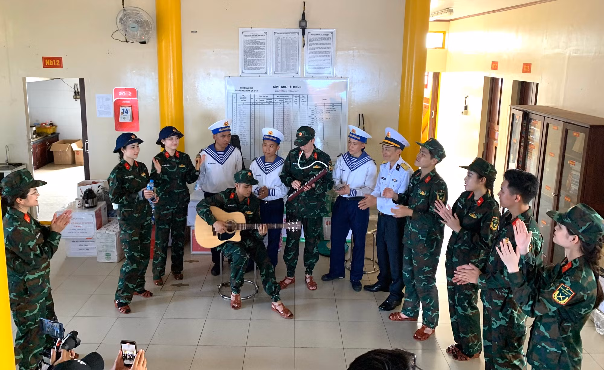 Hải trình ý nghĩa mang hơi ấm đất liền ra Trường Sa và nhà giàn DK1 -0