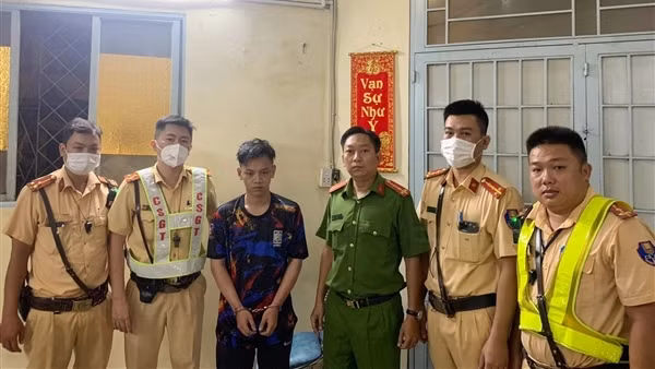 CSGT bắt đối tượng “ăn mồi đêm khuya”