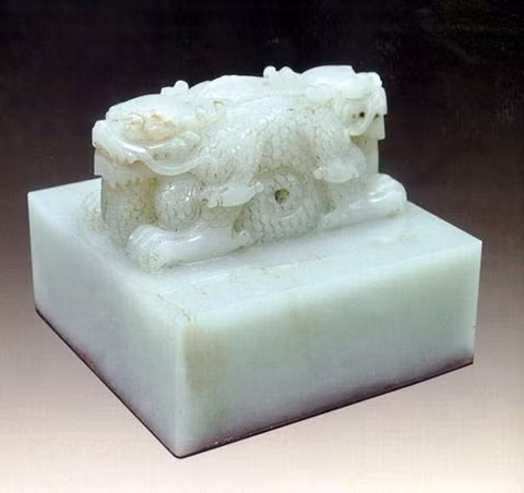Ngọc trong sử Việt -0