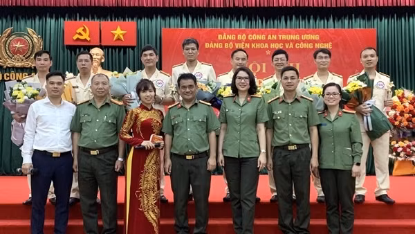 Bí thư chi bộ thi tài tại Hội thi Bí thư chi bộ giỏi của Đảng bộ Viện Khoa học và công nghệ
