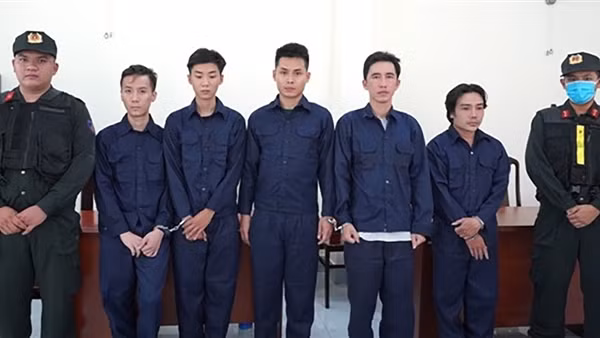 Gài ma túy để hãm hại bạn