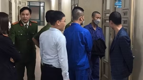 Bắt 2 cán bộ thuộc Bộ Tài nguyên và Môi trường