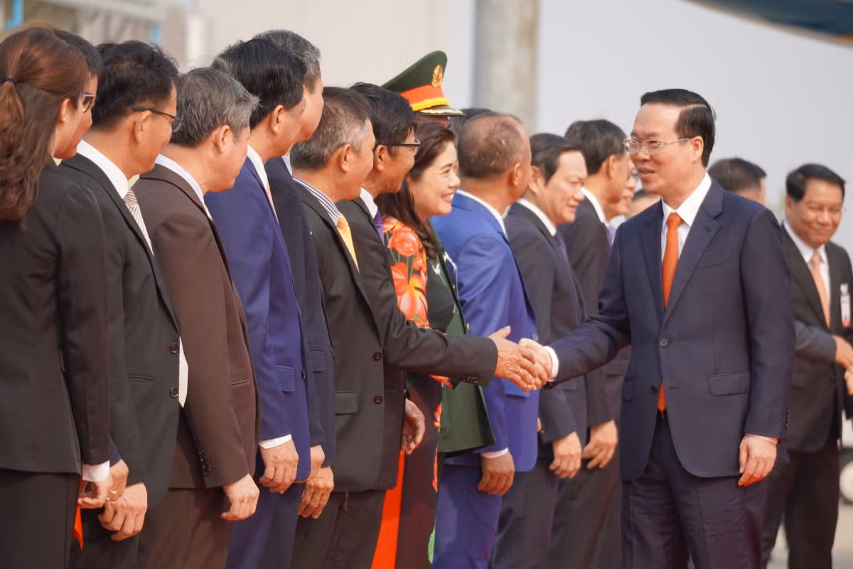 Chủ tịch nước Võ Văn Thưởng đến Vientiane, bắt đầu thăm chính thức CHDCND Lào -0