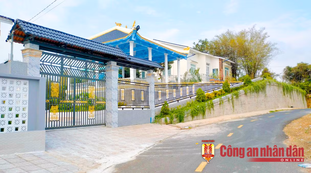 Cận cảnh công trình vi phạm với lý do “trồng cây dược liệu, bốc thuốc cứu người” -0