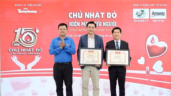Amway Việt Nam vinh dự nhận Bằng khen của Trung ương Đoàn TNCS Hồ Chí Minh
