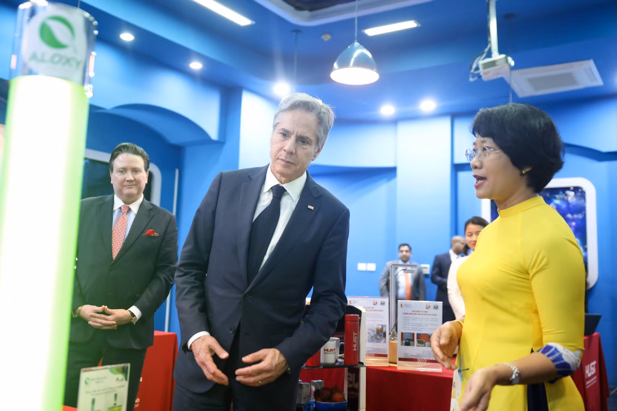 Ngoại trưởng Mỹ thăm trường Đại học Bách khoa Hà Nội -1