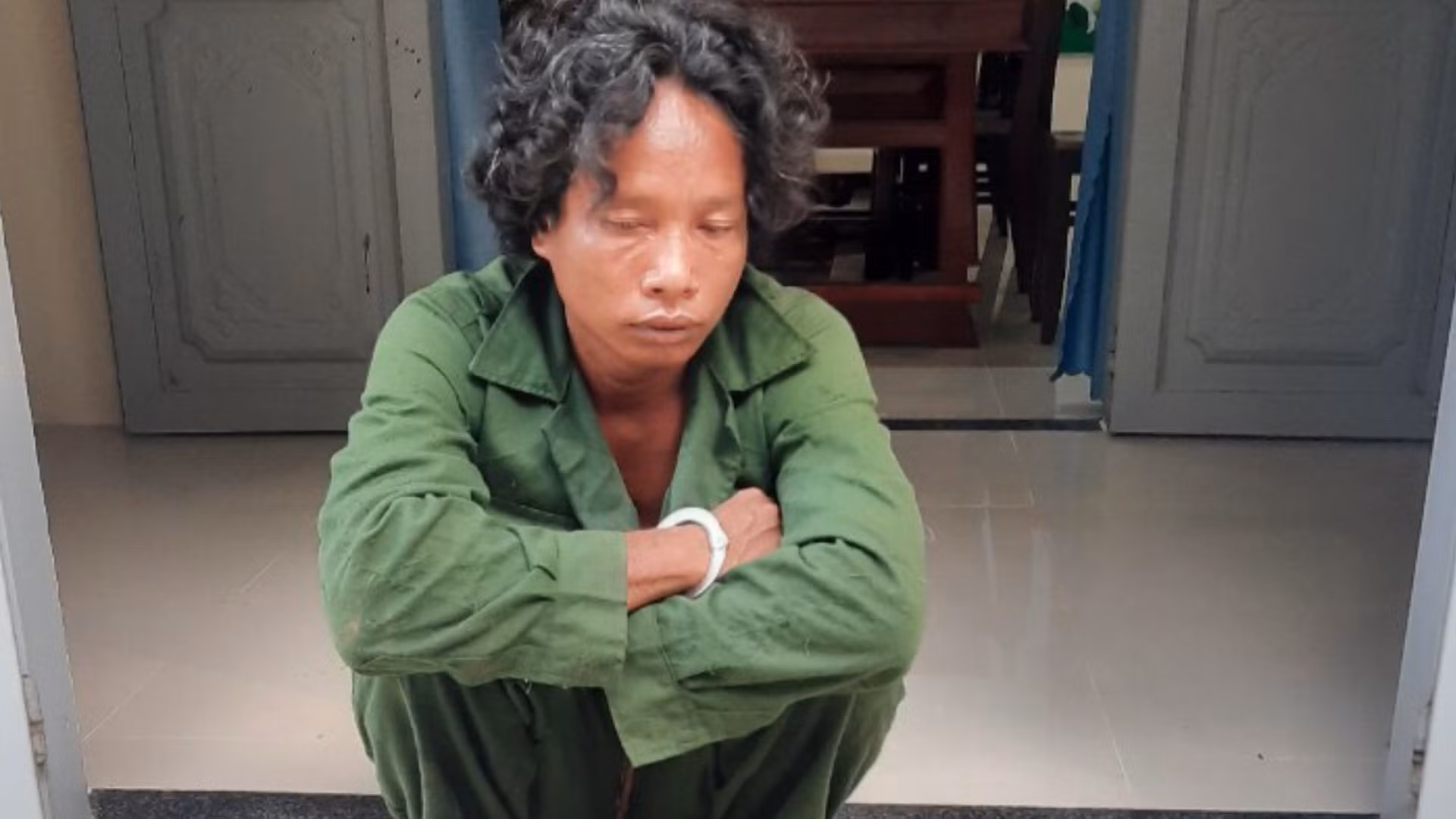 Ngang nhiên vác súng vào rừng cấm để săn bắt động vật hoang dã -0